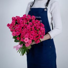 Букет 35 кустовых роз